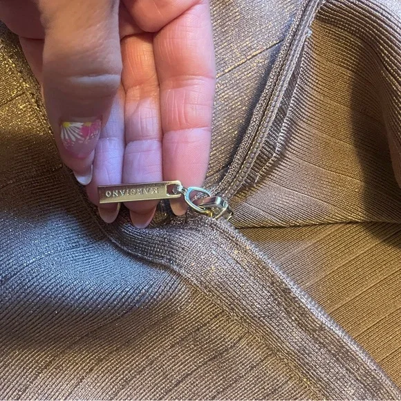 GUESS by marciano Gold Muse Bandage Gown size Xs - Picture 9 of 10